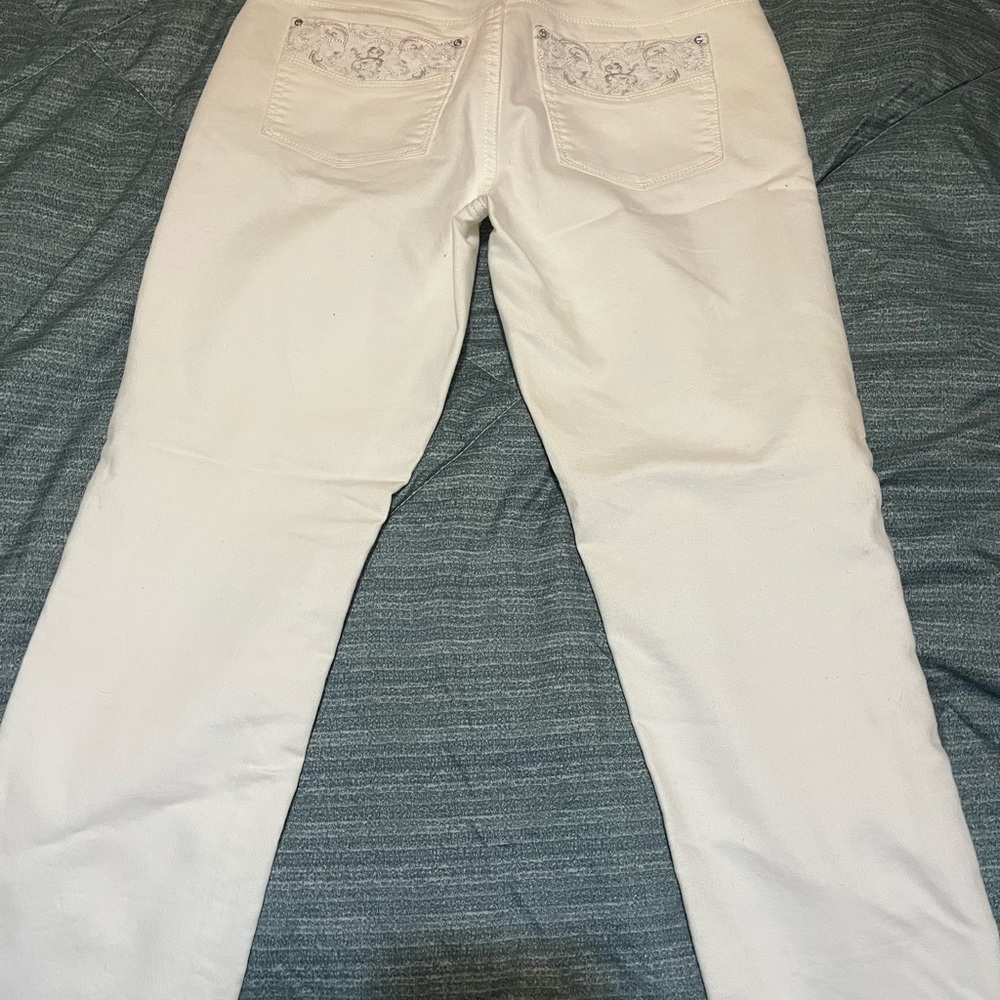 White house Black Market White jeans